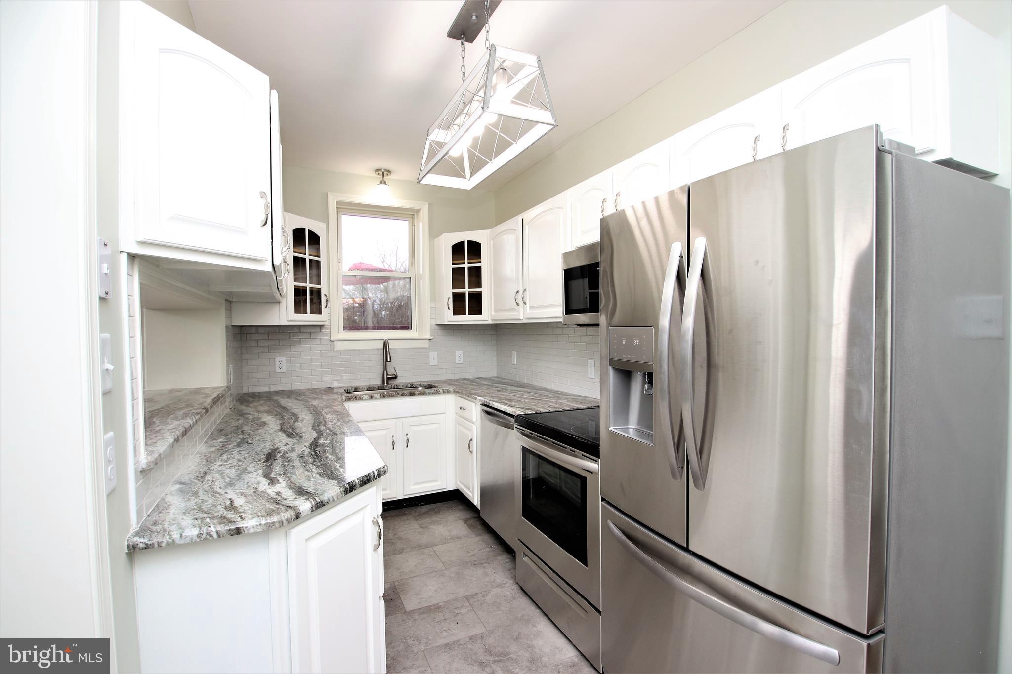 12202 Walnut Point Road Hagerstown, MD 21740 - Photo 10 of 53 Kitchen