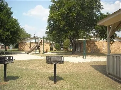 $530 | 100 Betty Jean Drive, Floresville, TX 78114