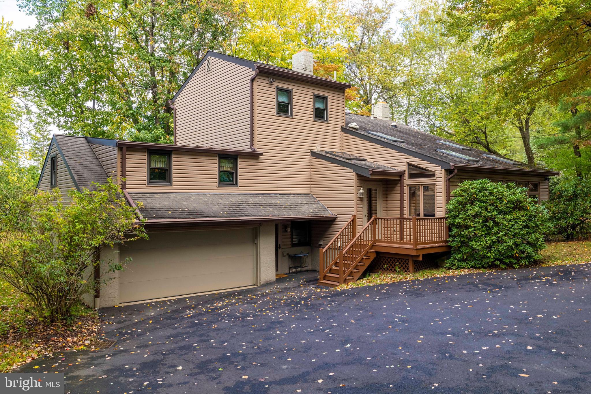 2390 Terwood Road Huntingdon Valley, PA 19006 - Photo 31 of 36 a front view of a house with a yard