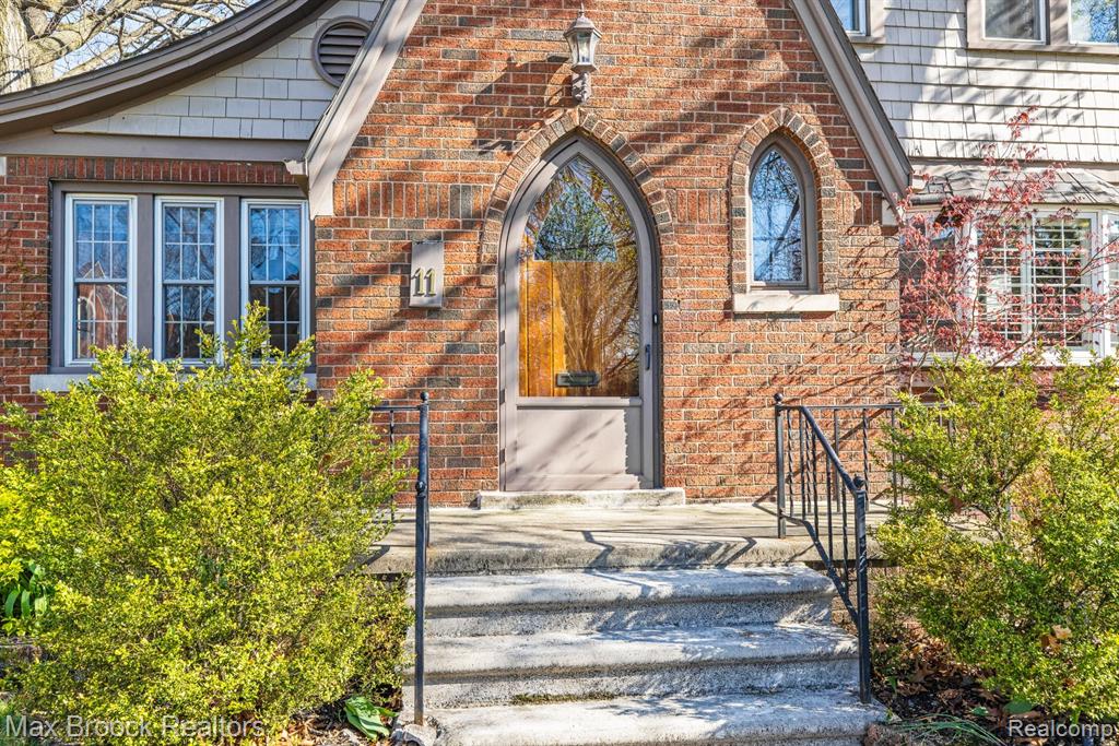 11 Amherst Road Pleasant Ridge, MI 48069 - Photo 5 of 53