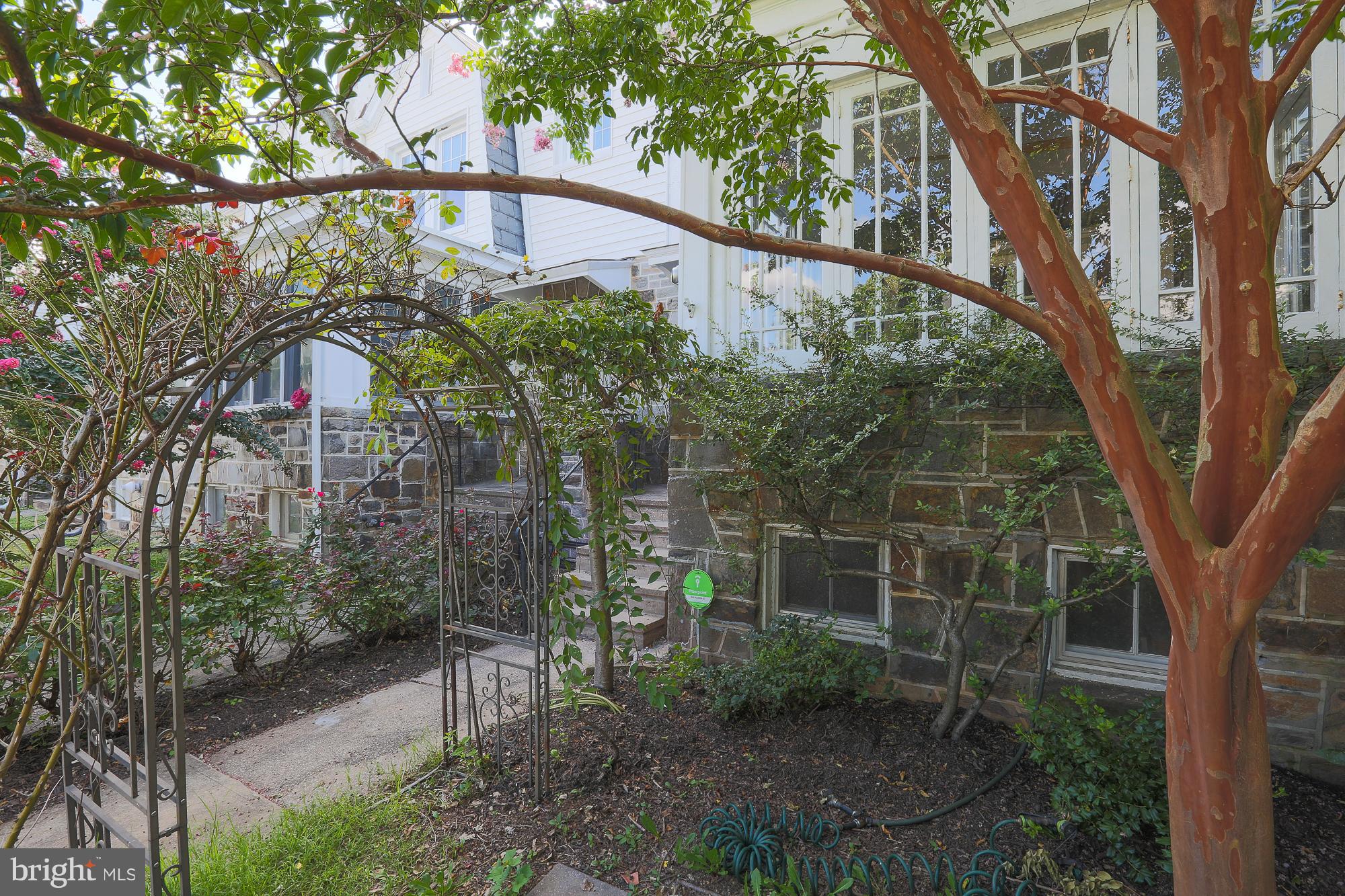 3628 Rexmere Road Baltimore, MD 21218 - Photo 3 of 28 a backyard of a house with lots of green space