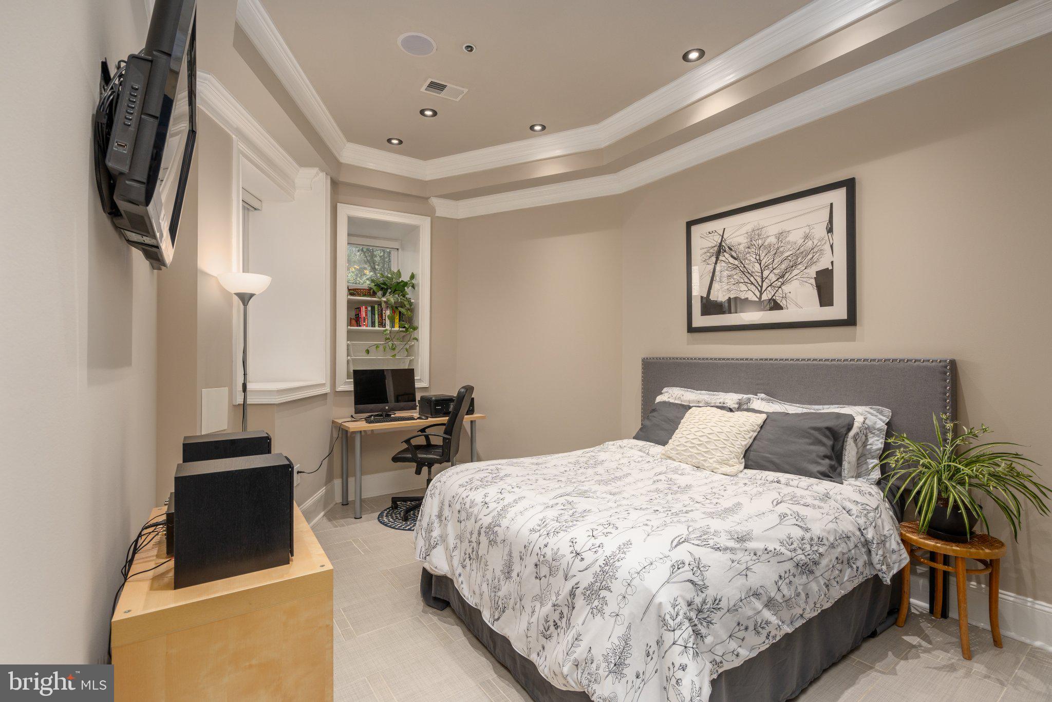 2464 Ontario Road Northwest, Unit 1 Washington, DC 20009 - Photo 13 of 33 Gallery Image 13