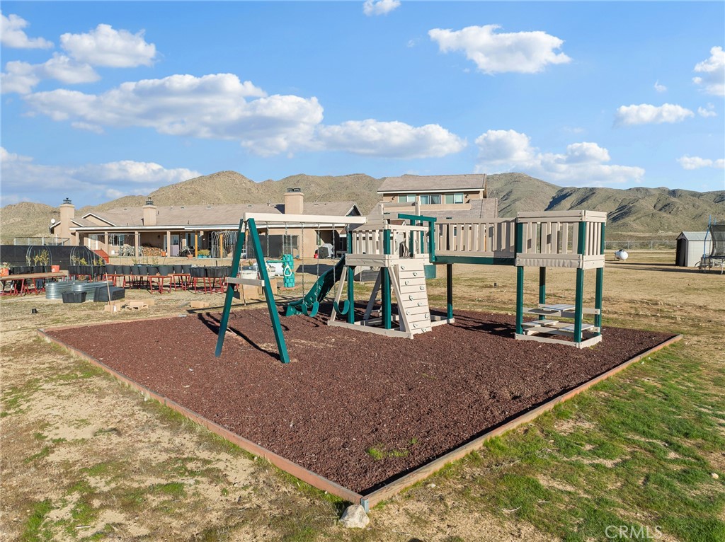 13850 Night Shade Road Apple Valley, CA 92307 - Photo 6 of 75