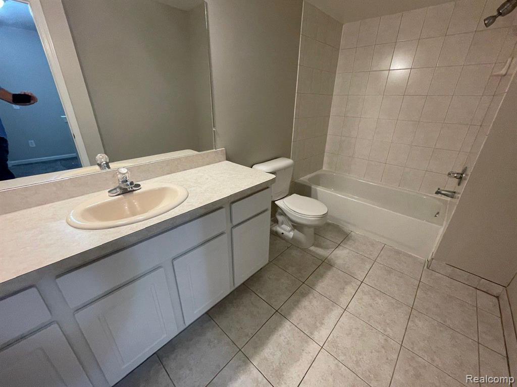 2720 Eastern Avenue Rochester Hills, MI 48307 - Photo 23 of 26