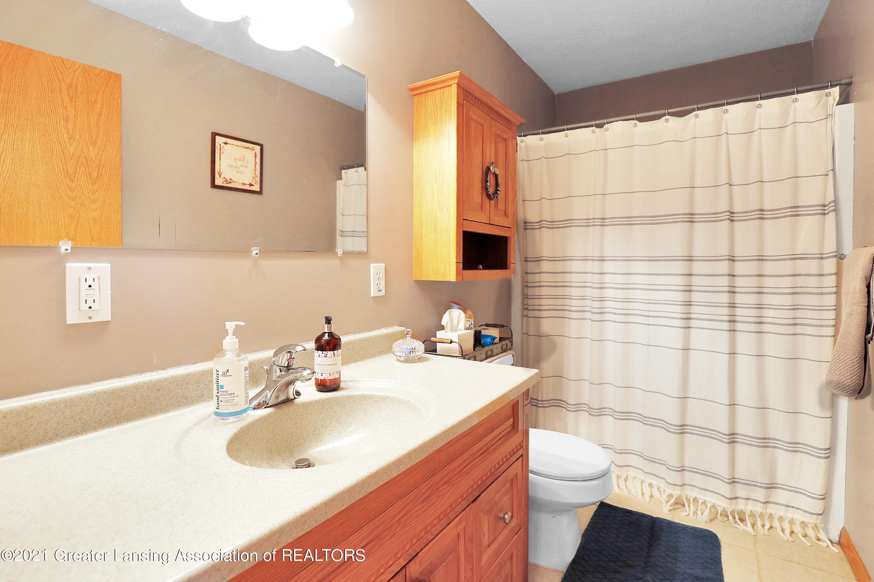 5670 Faragher Road Ovid, MI 48866 - Photo 14 of 43 13- Bathroom Main Level