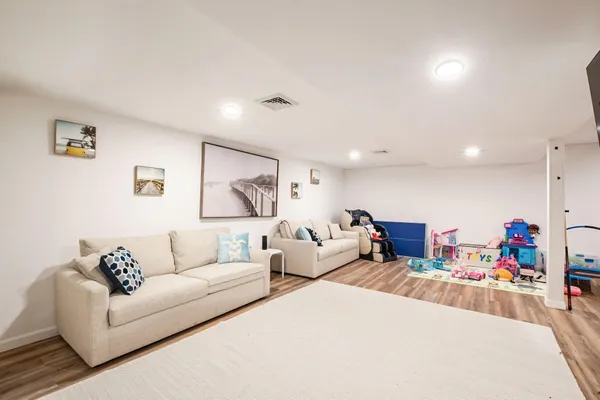 $1,175,000 | 92 Rainbow Avenue, East Falmouth, MA 02536