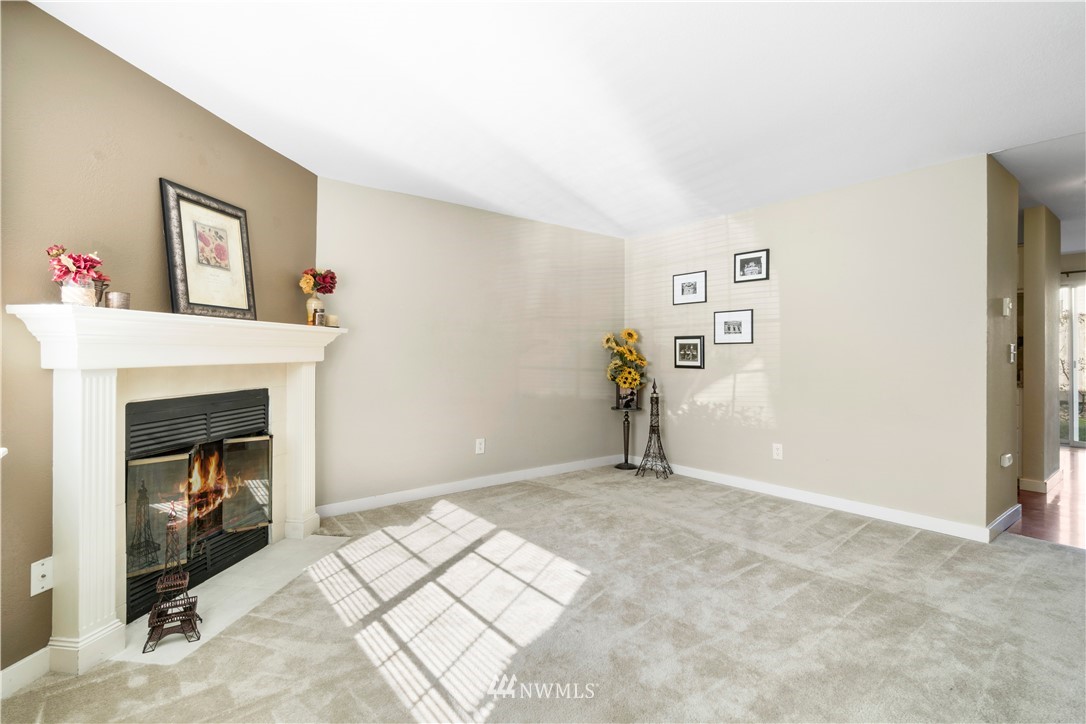 412 Center Road, Unit B8 Everett, WA 98204 - Photo 2 of 18