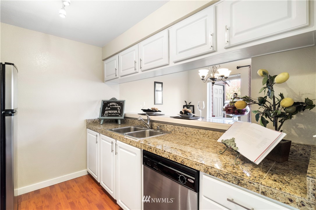 412 Center Road, Unit B8 Everett, WA 98204 - Photo 5 of 18