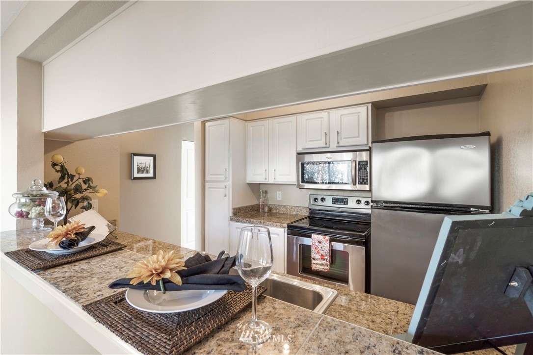 412 Center Road, Unit B8 Everett, WA 98204 - Photo 8 of 18