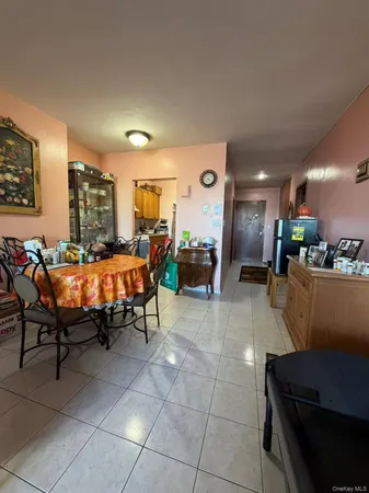 $550,000 | 76-26 47th Avenue, Unit 2E | Elmhurst