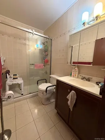$550,000 | 76-26 47th Avenue, Unit 2E | Elmhurst