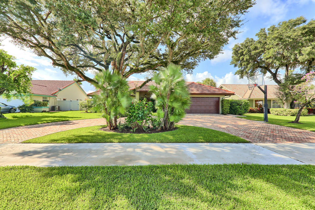 1070 Northwest 8th Street Boca Raton, FL 33486 - Photo 2 of 36 2