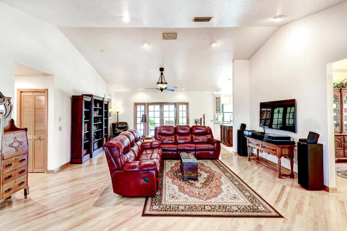1070 Northwest 8th Street Boca Raton, FL 33486 - Photo 21 of 36 21