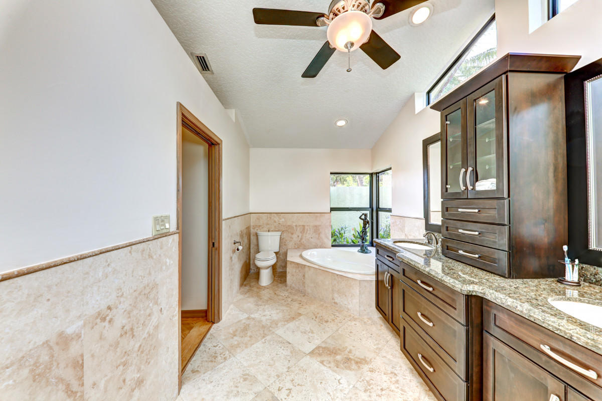 1070 Northwest 8th Street Boca Raton, FL 33486 - Photo 31 of 36 31