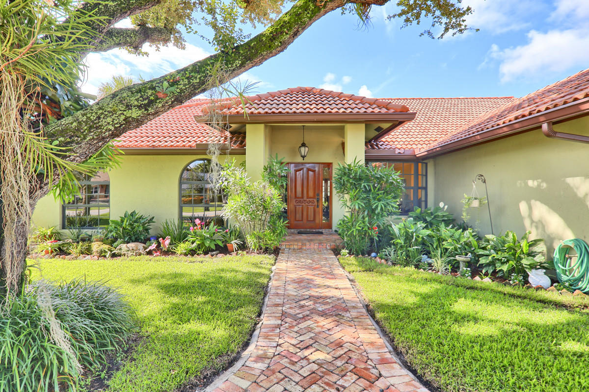 1070 Northwest 8th Street Boca Raton, FL 33486 - Photo 4 of 36 4