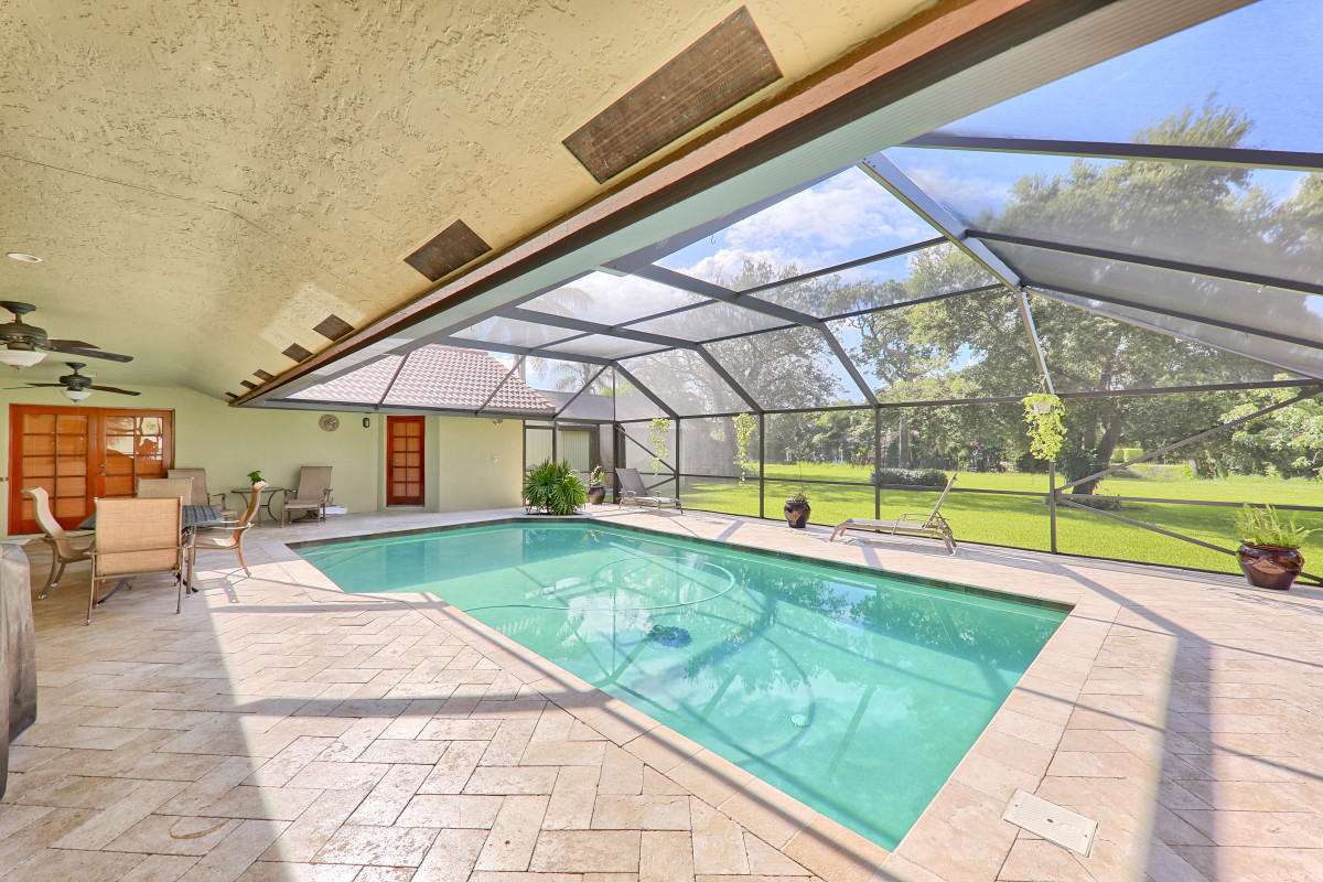 1070 Northwest 8th Street Boca Raton, FL 33486 - Photo 5 of 36 5
