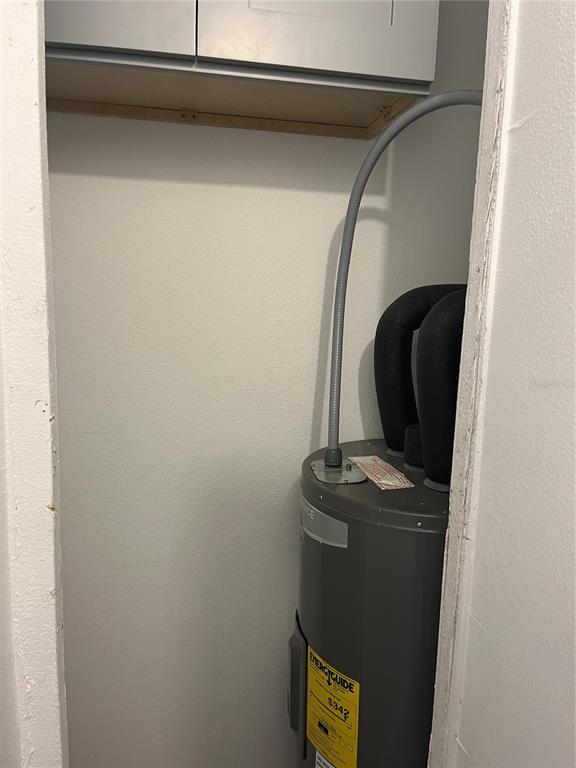 17300 Shady Hills Road Spring Hill, FL 34610 - Photo 15 of 17 a close view of washer and dryer