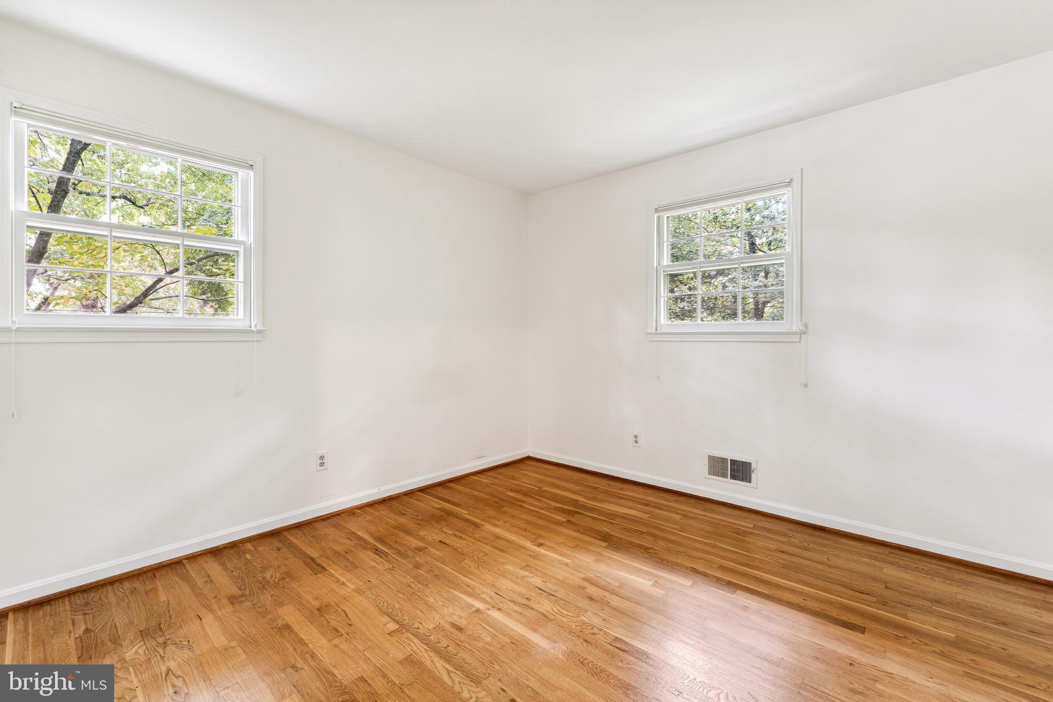 8600 Bunnell Drive Potomac, MD 20854 - Photo 16 of 25