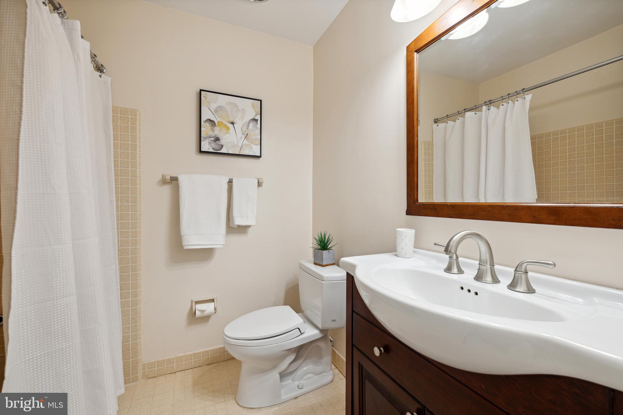 8600 Bunnell Drive Potomac, MD 20854 - Photo 17 of 25