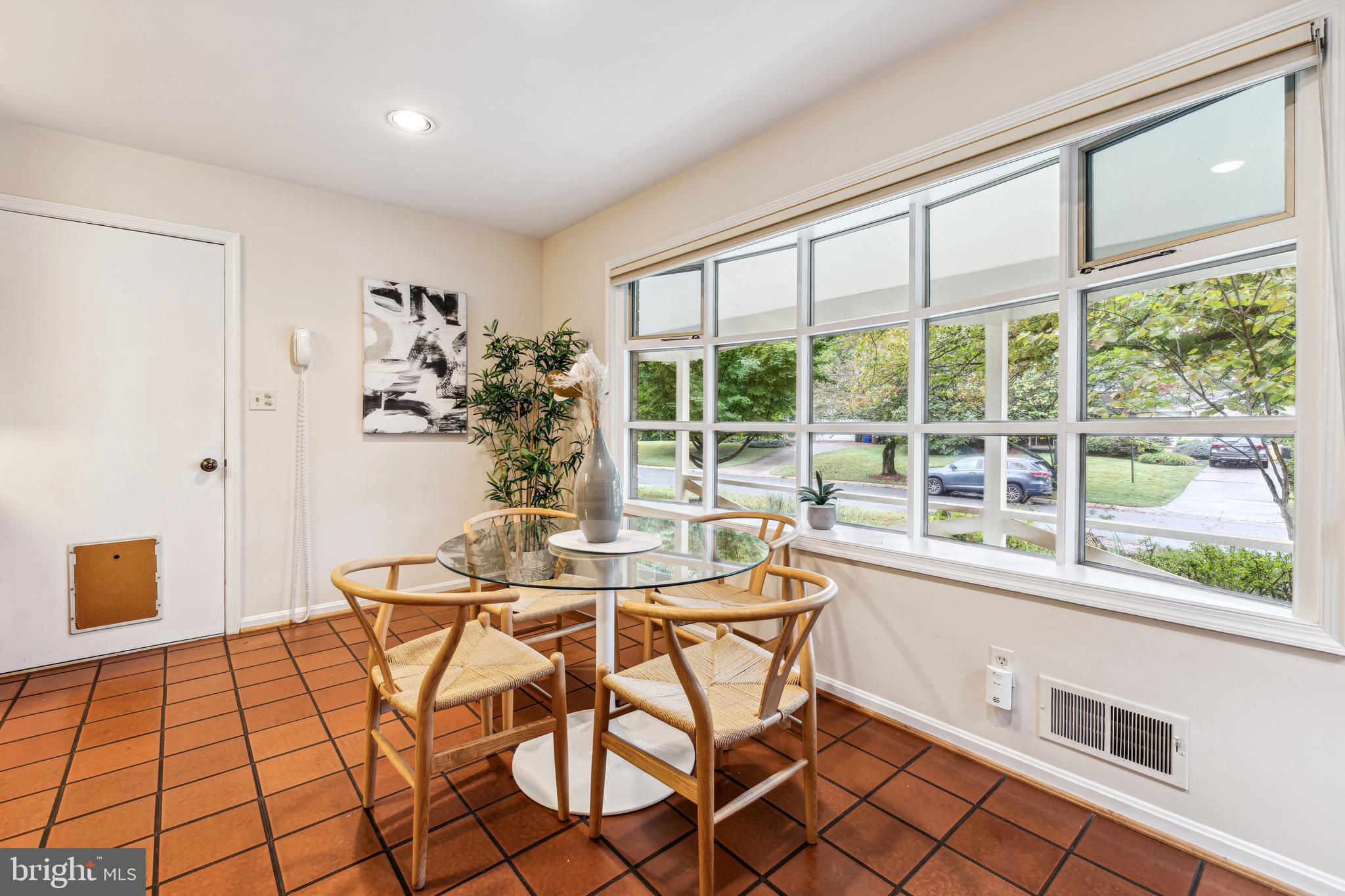 8600 Bunnell Drive Potomac, MD 20854 - Photo 7 of 25