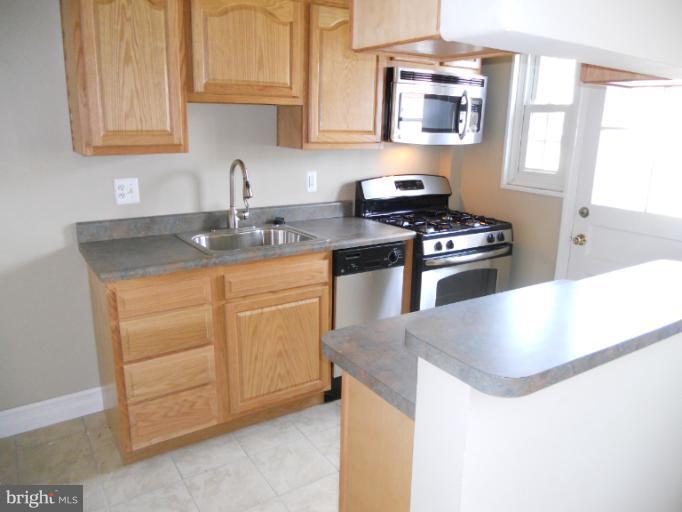 7844 Wynbrook Road Baltimore, MD 21224 - Photo 6 of 12 Kitchen
