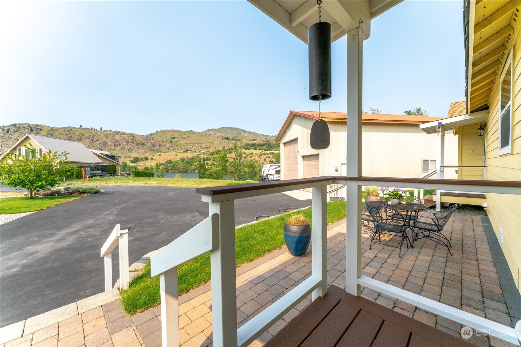 94 Shoemaker Road Manson, WA 98831 - Photo 31 of 37 a view of balcony with furniture