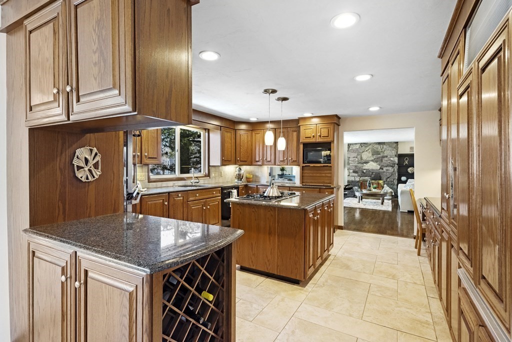 23 Richard Road Marblehead, MA 01945 - Photo 12 of 42