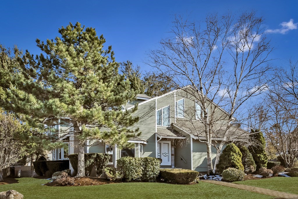 23 Richard Road Marblehead, MA 01945 - Photo 2 of 42