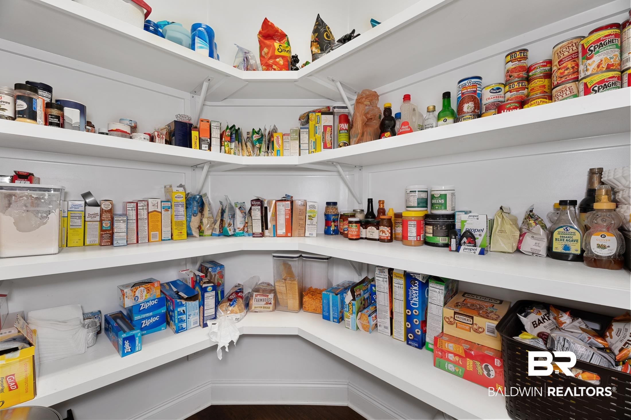 217 Garrison Boulevard Fairhope, AL 36532 - Photo 14 of 41 Large Walk In Pantry