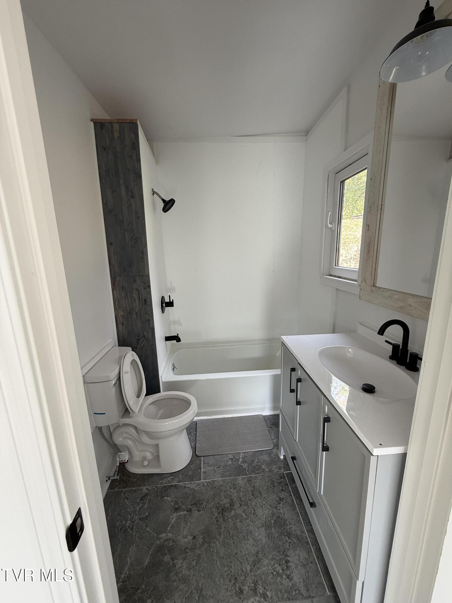 220 Jenkins Hollow Road Elizabethton, TN 37643 - Photo 19 of 24 IMG_0758