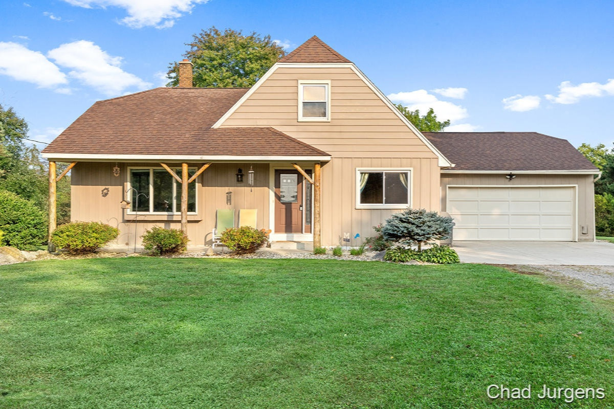 11050 Davis Road Middleville, MI 49333 - Photo 2 of 39 IMG_1000