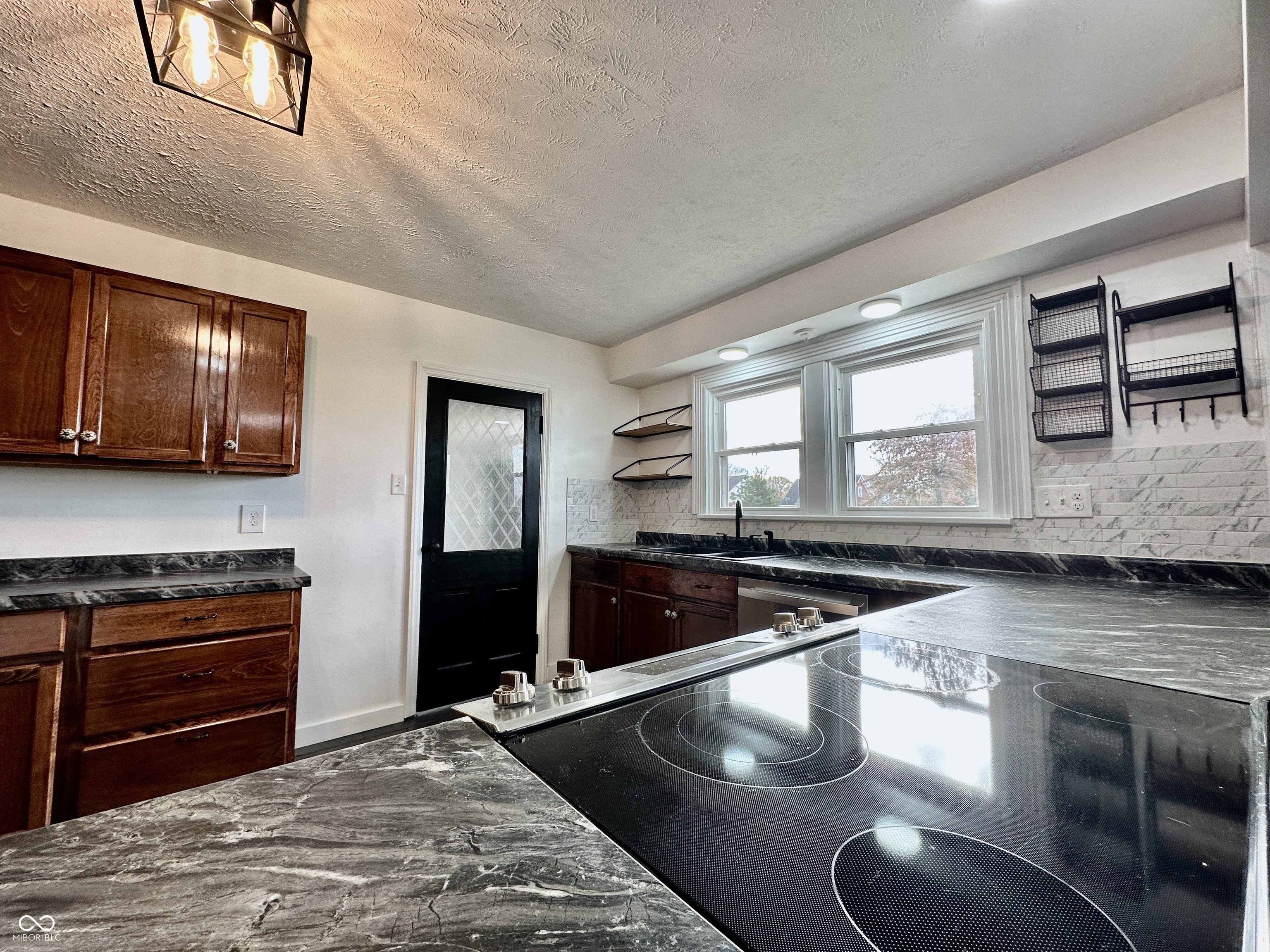 5719 Hickory Road Indianapolis, IN 46239 - Photo 3 of 51 Gallery Image 3