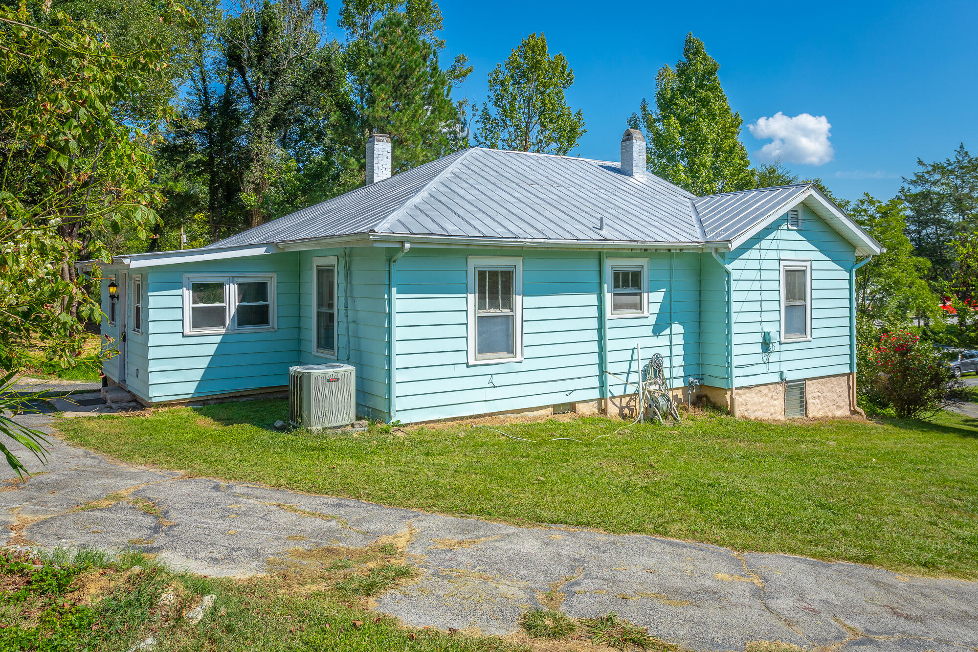 218 Post Oak Road Ringgold, GA 30736 - Photo 6 of 52 3E43F7AE-4FB1-4EEC-86F6-3746CF745A8F