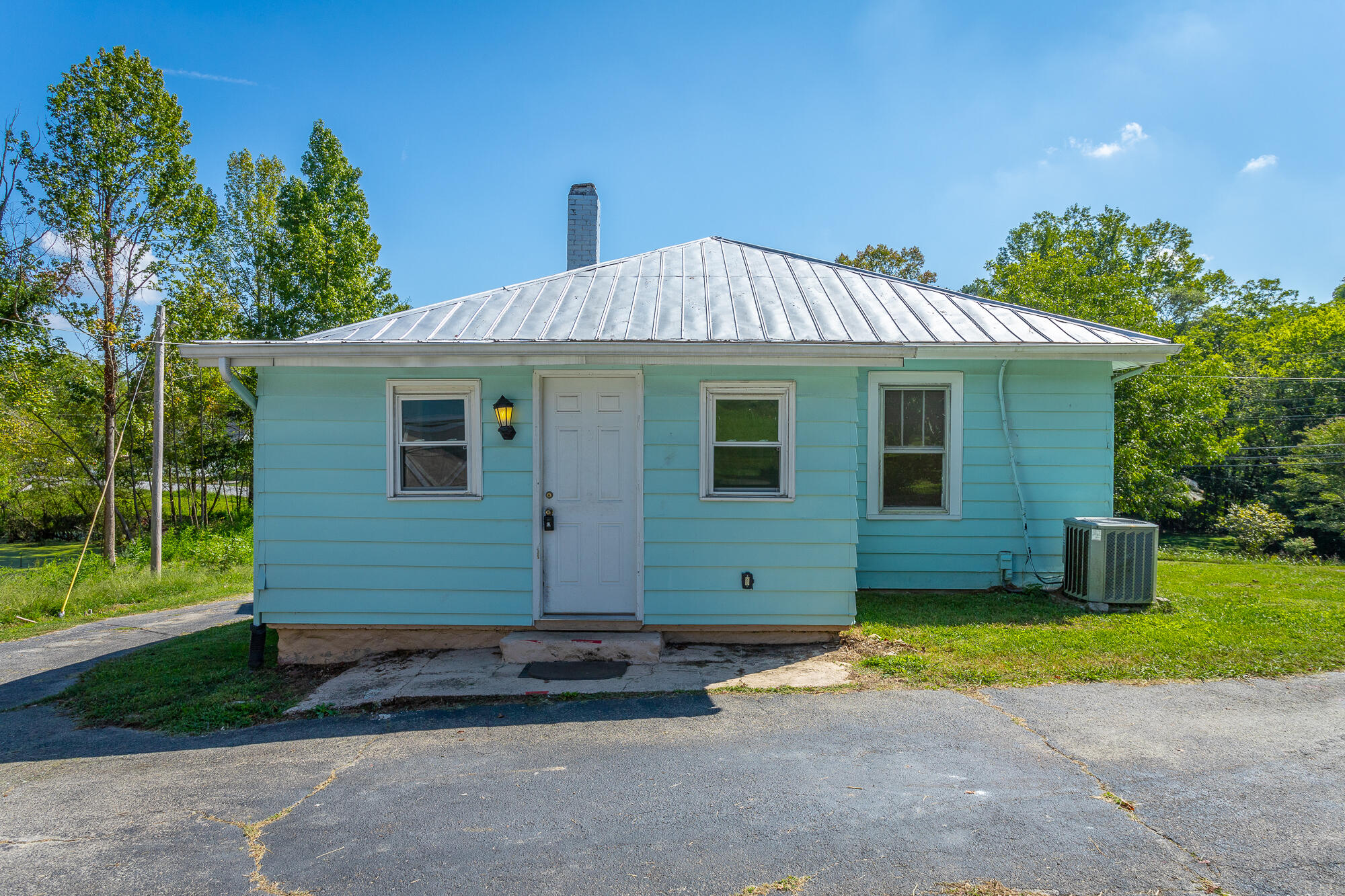 218 Post Oak Road Ringgold, GA 30736 - Photo 8 of 52 C1D0E4C5-C0FA-4667-A283-80C7D3C8C871