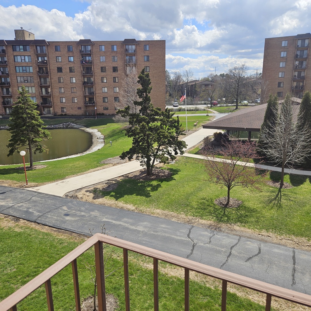 1717 West Crystal Lane, Unit 310 Mount Prospect, IL 60056 - Photo 13 of 32