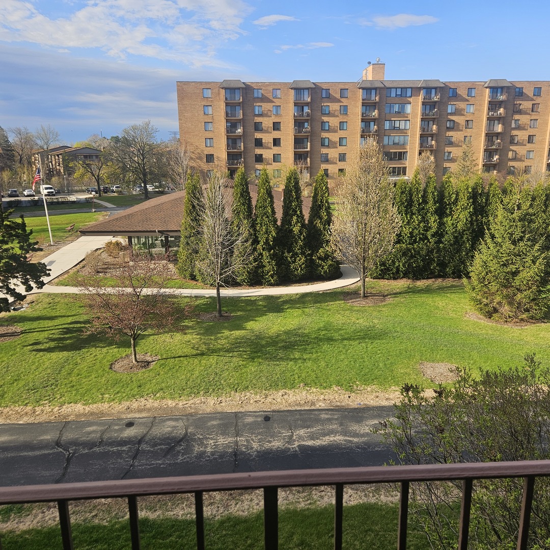 1717 West Crystal Lane, Unit 310 Mount Prospect, IL 60056 - Photo 15 of 32