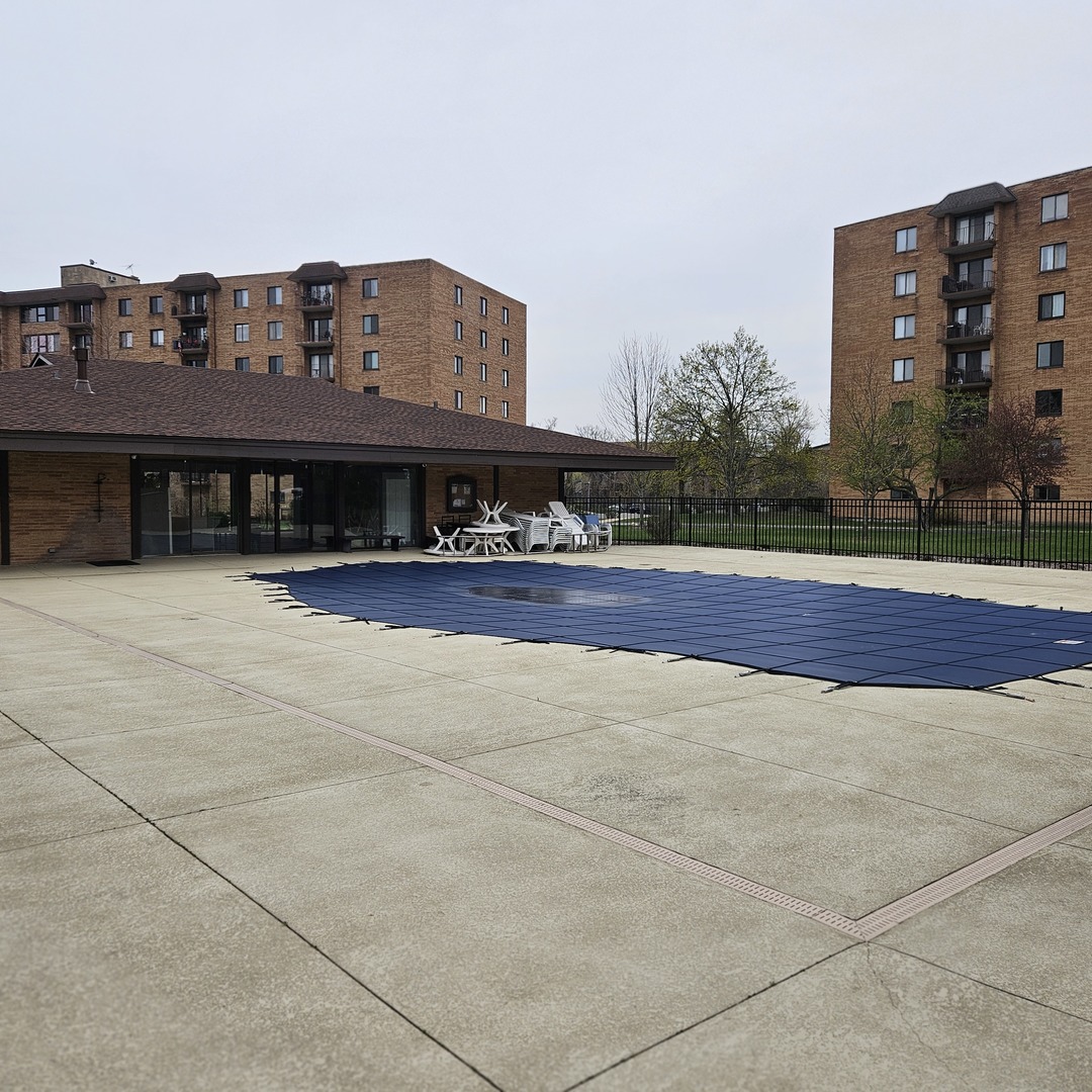 1717 West Crystal Lane, Unit 310 Mount Prospect, IL 60056 - Photo 16 of 32