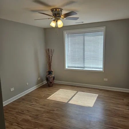 $309,000 | 1717 West Crystal Lane, Unit 310, Mount Prospect, IL 60056