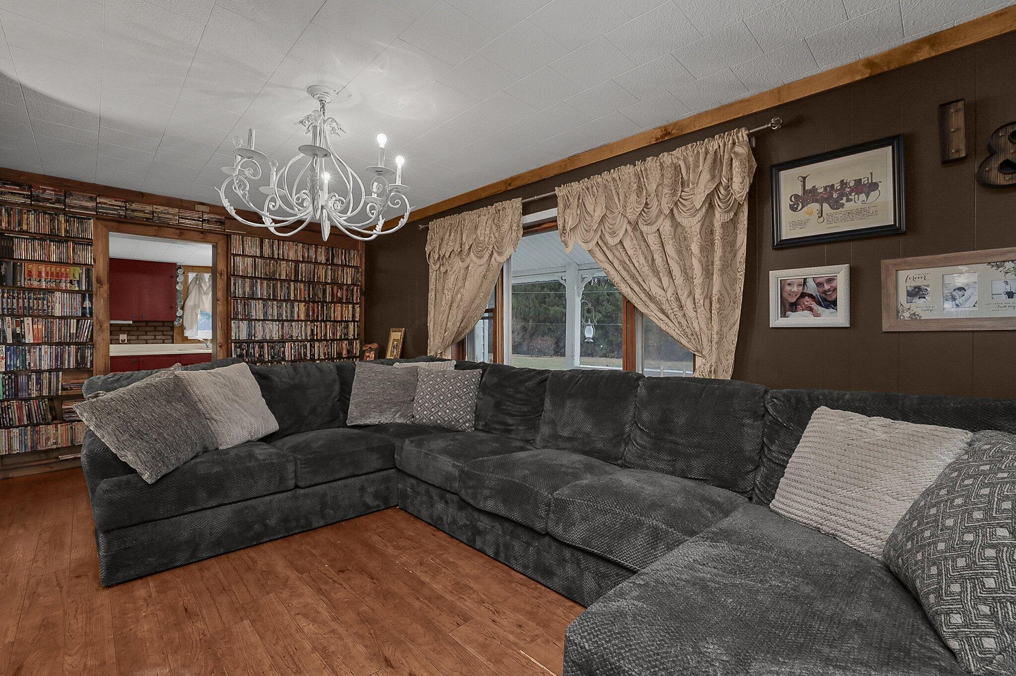 260 Bickel Church Road Northeast Baltimore, OH 43105 - Photo 9 of 51 43-web-or-mls-260-bickel-church-rd-ne