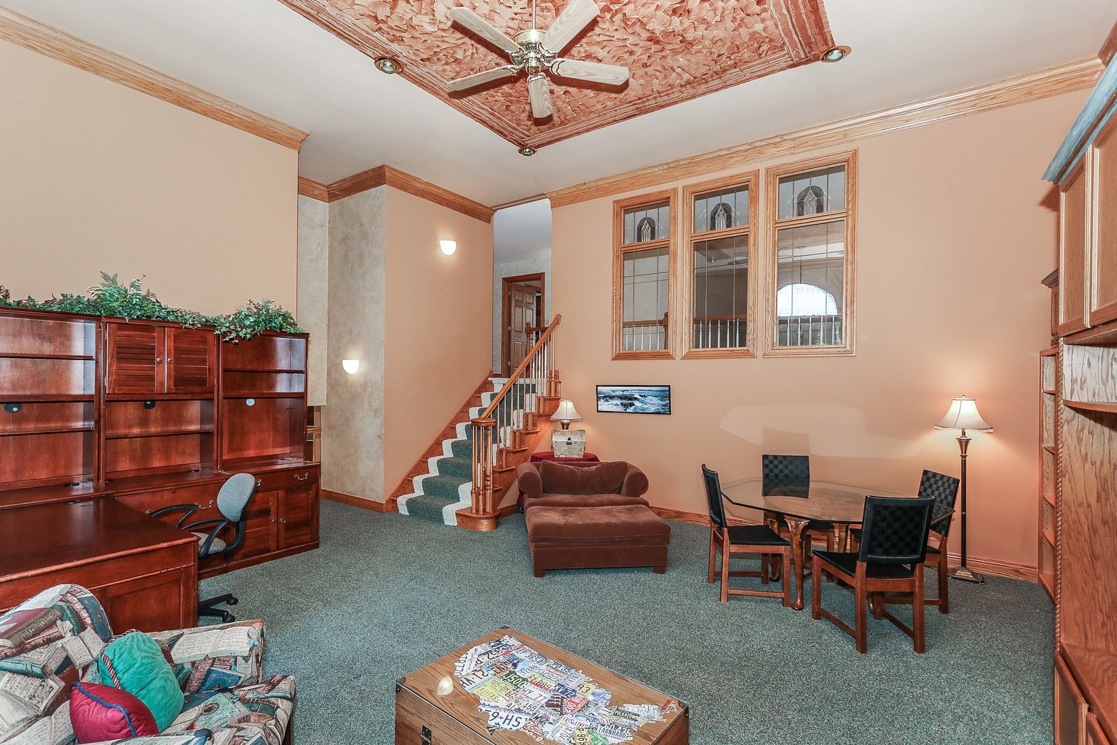 752 Saddle Ridge Crystal Lake, IL 60012 - Photo 18 of 49 a dining room with furniture and a rug