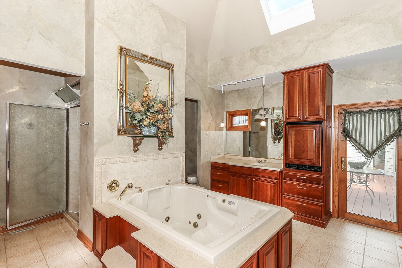 752 Saddle Ridge Crystal Lake, IL 60012 - Photo 24 of 49 a bathroom with a bathtub and a shower