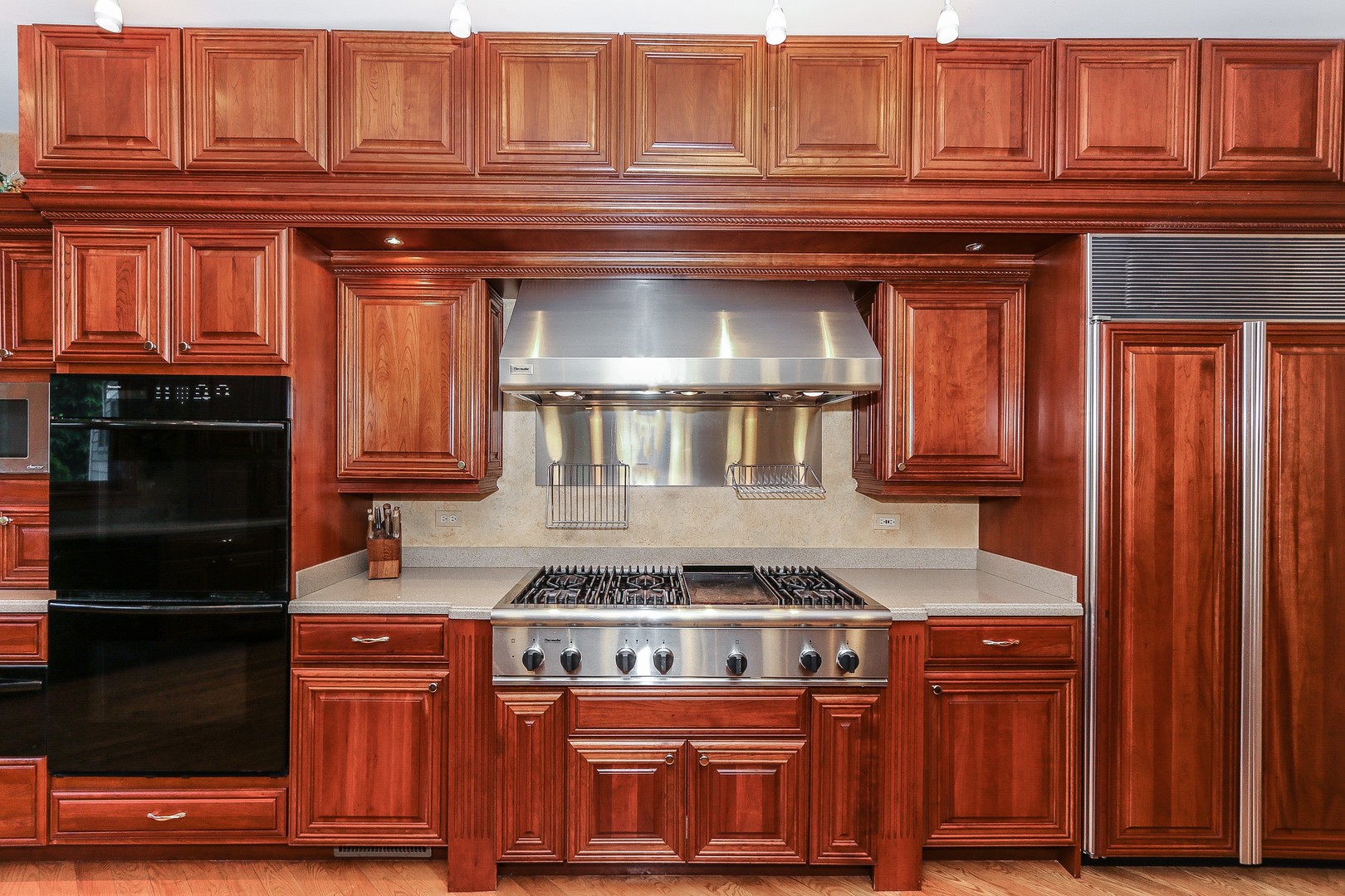 752 Saddle Ridge Crystal Lake, IL 60012 - Photo 10 of 49 a stove top oven sitting inside of a kitchen