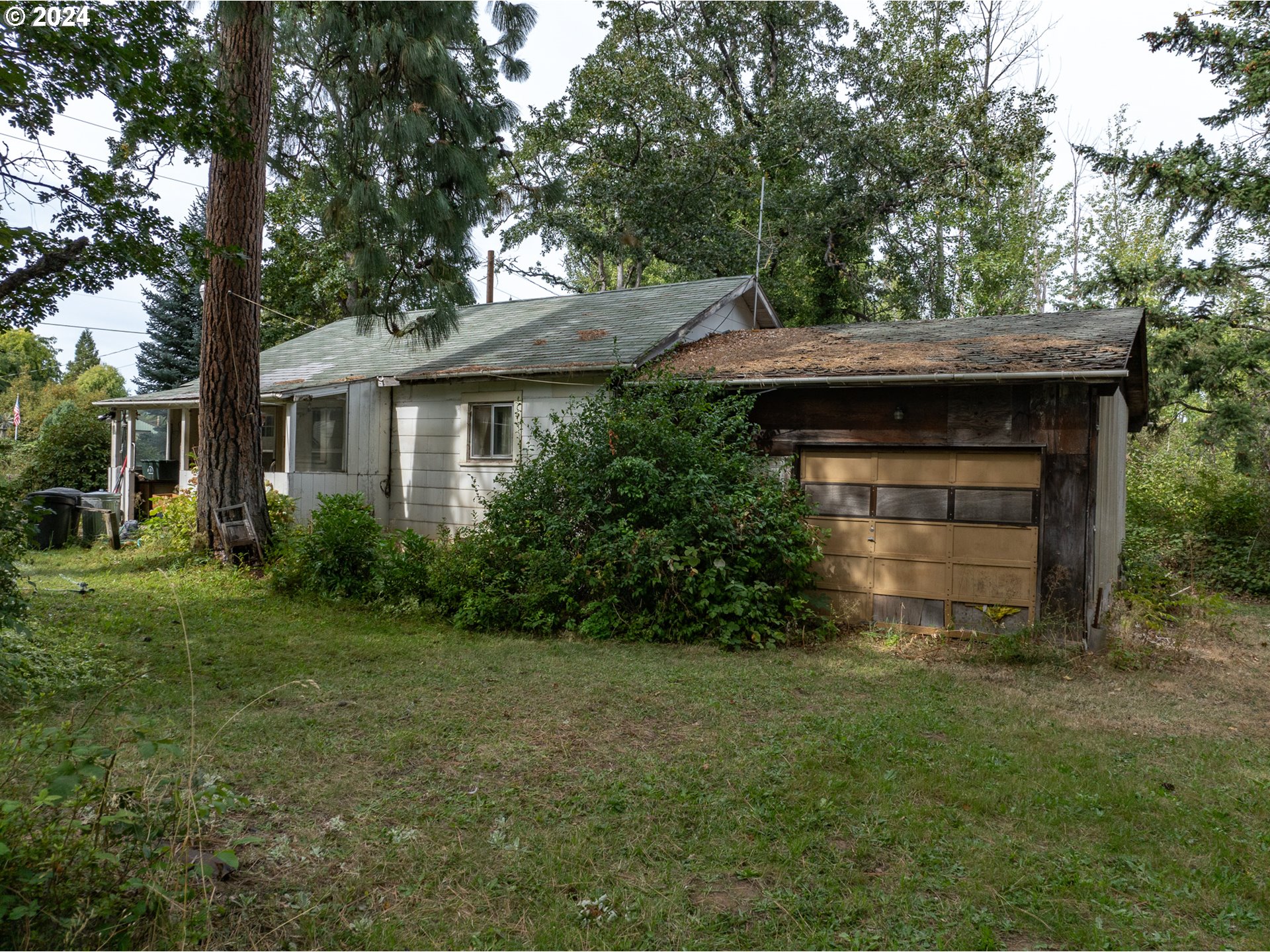 1775 Markham Road Hood River, OR 97031 - Photo 5 of 6 Gallery Image 5