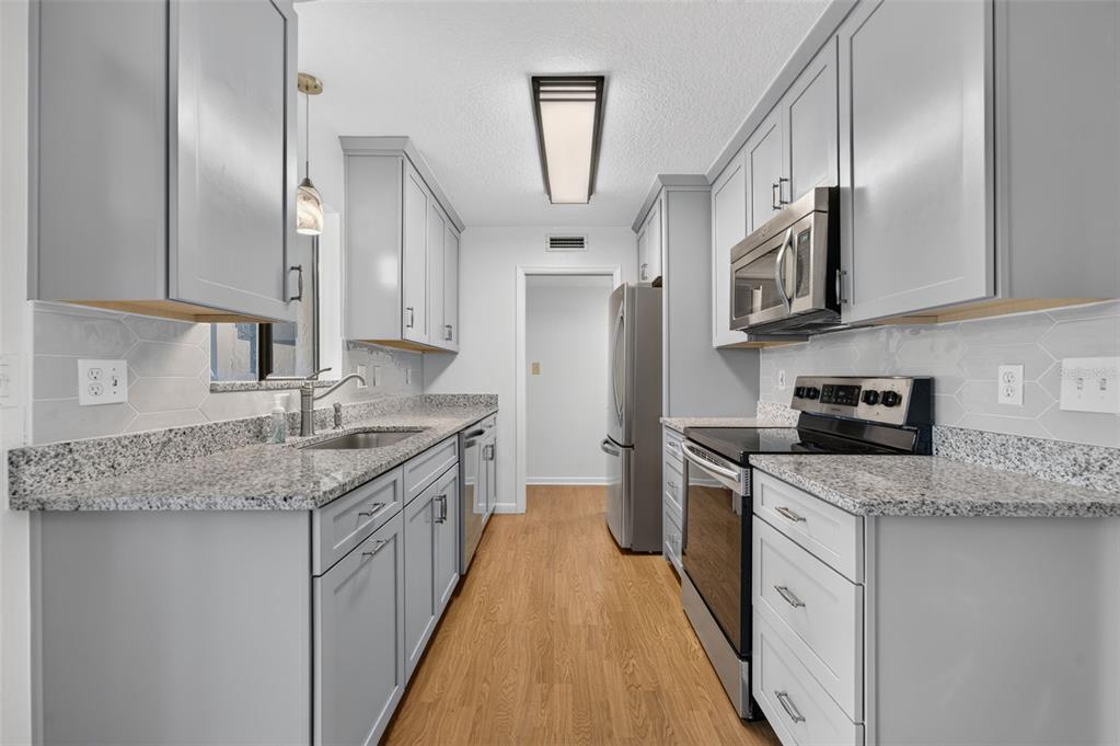 1228 Maury Road, Unit 22D Orlando, FL 32804 - Photo 10 of 30 Gallery Image 10