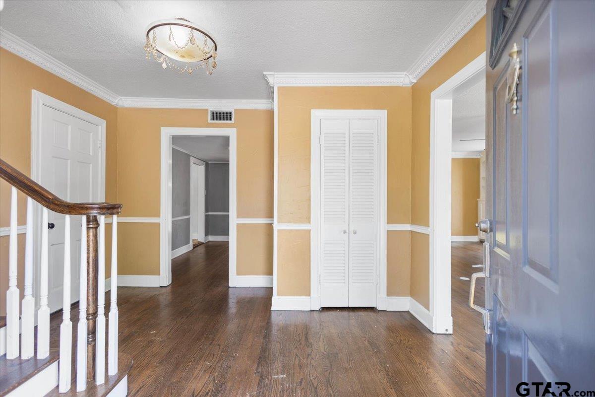2002 South Robertson Avenue Tyler, TX 75701 - Photo 3 of 33