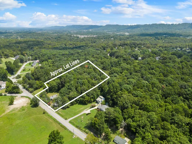 $490,000 | 5448 Hunter Road, Ooltewah, TN 37363