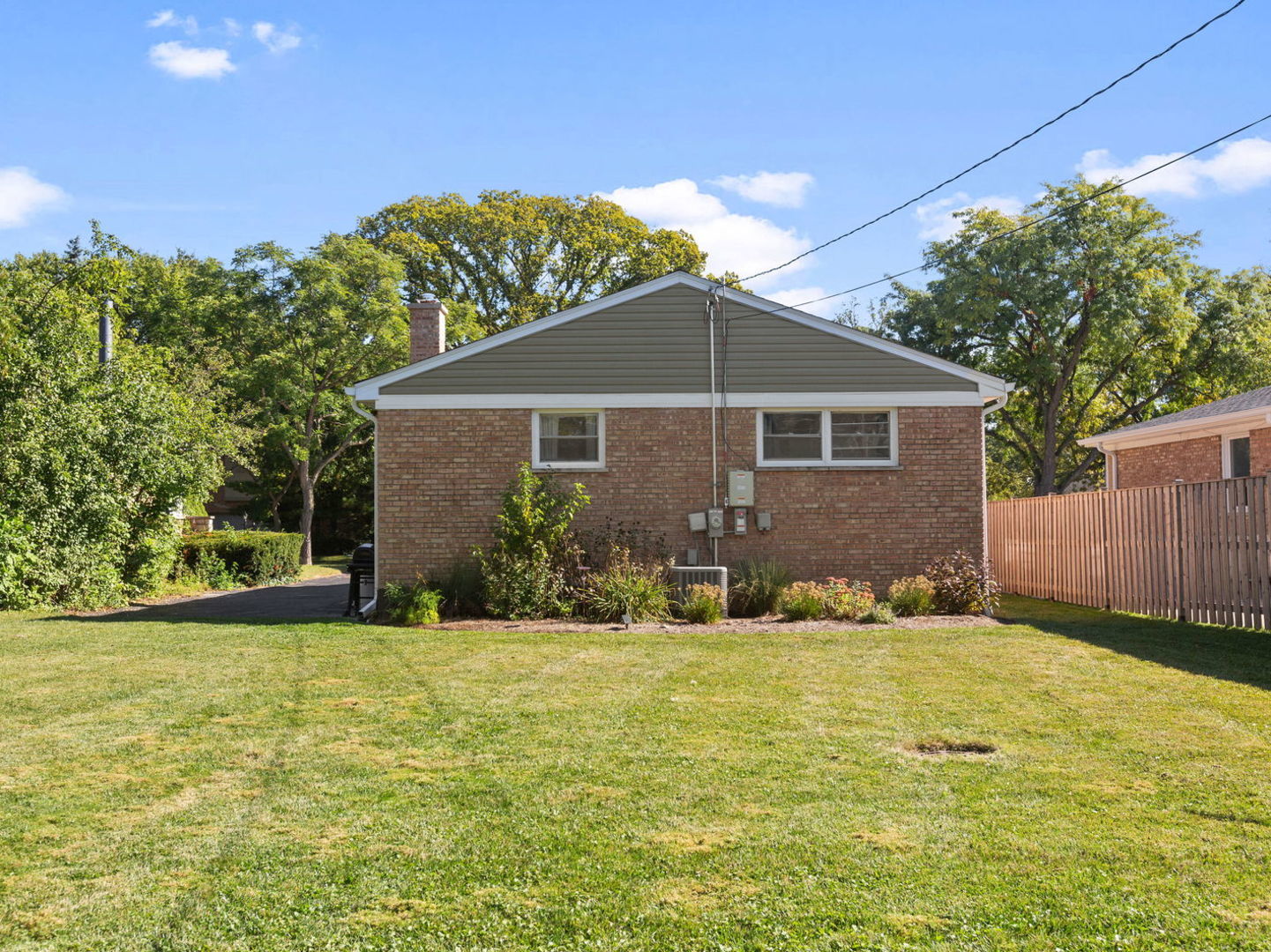578 Sumac Road Highland Park, IL 60035 - Photo 21 of 28 a view of a house with a yard