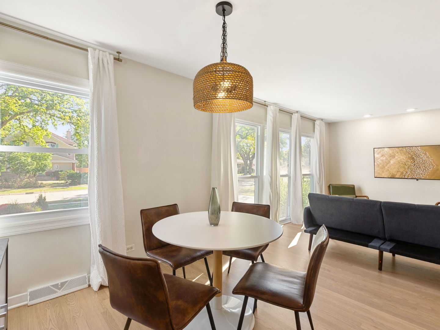 578 Sumac Road Highland Park, IL 60035 - Photo 6 of 28 a dining room with furniture and window