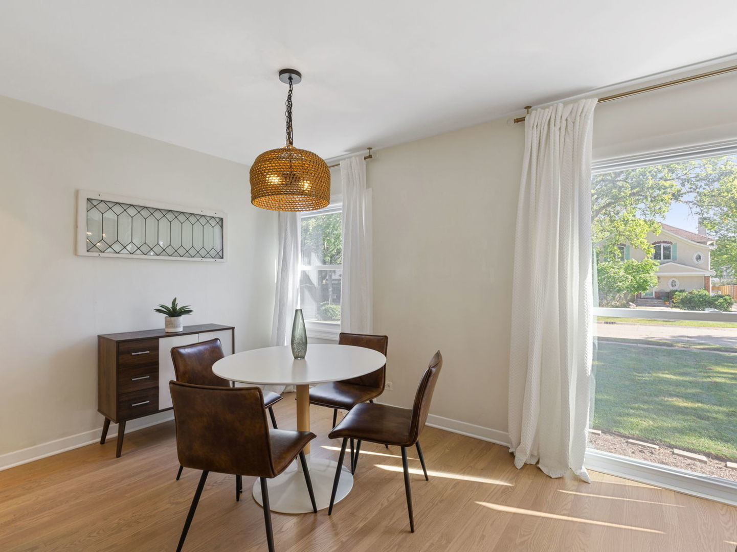578 Sumac Road Highland Park, IL 60035 - Photo 10 of 28 a dining room with furniture and window