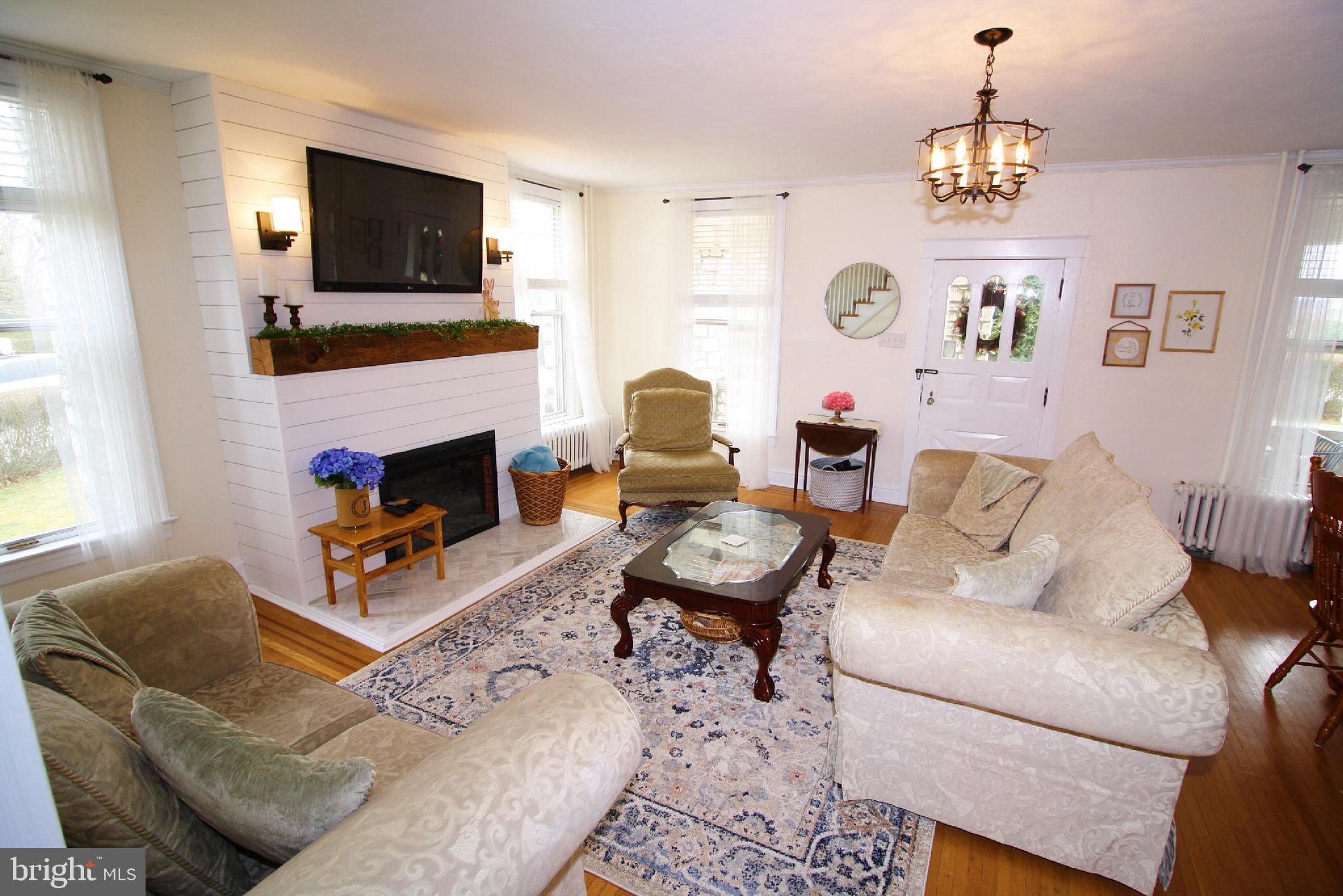 597 Owen Road York, PA 17403 - Photo 13 of 61 Living Room